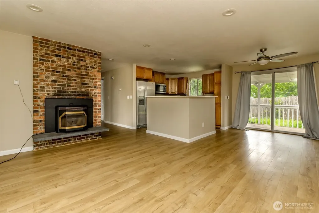 16904 18th Avenue E Spanaway WA 98387