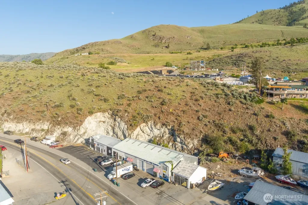 1217 W Woodin Avenue Chelan WA 98816