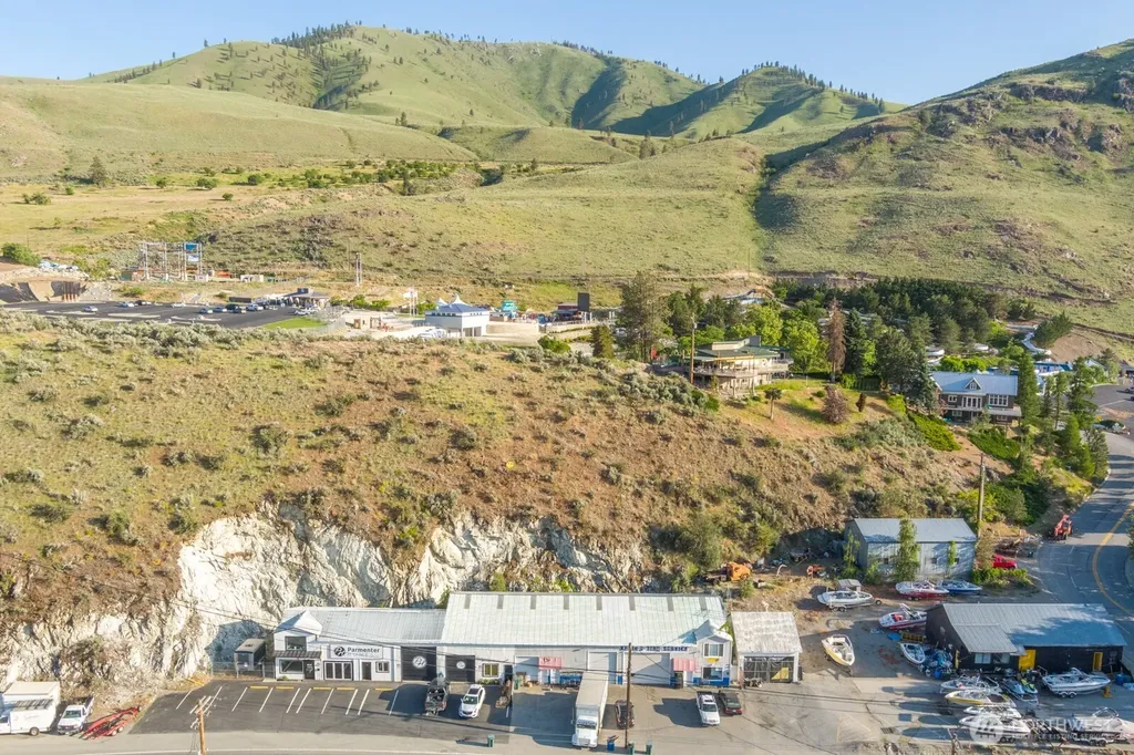 1217 W Woodin Avenue Chelan WA 98816