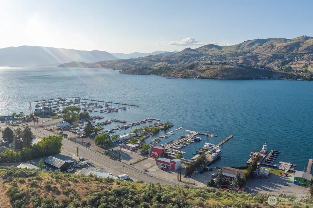 1217 W Woodin Avenue Chelan WA 98816
