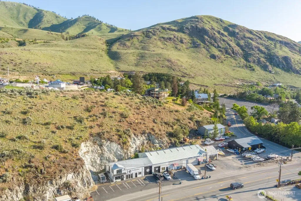 1217 W Woodin Avenue Chelan WA 98816