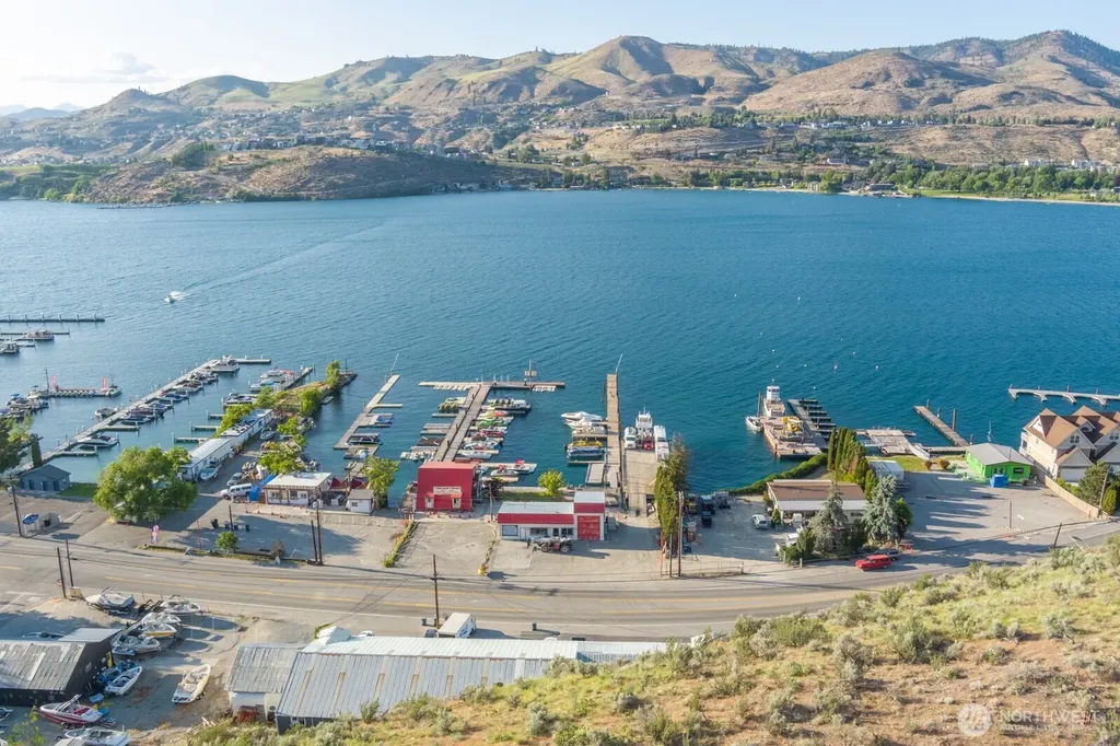 1217 W Woodin Avenue Chelan WA 98816