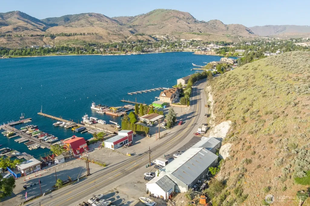 1217 W Woodin Avenue Chelan WA 98816