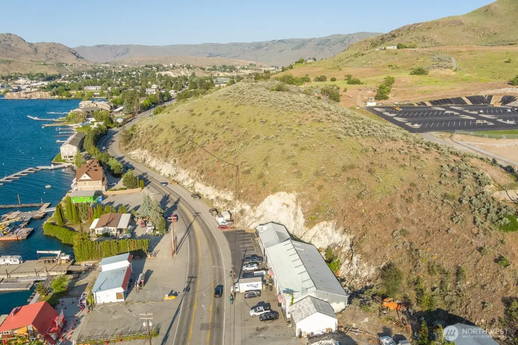 1217 W Woodin Avenue Chelan WA 98816