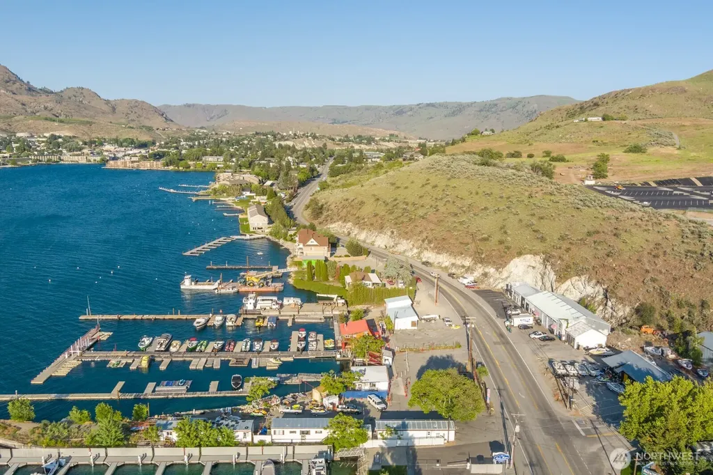 1217 W Woodin Avenue Chelan WA 98816