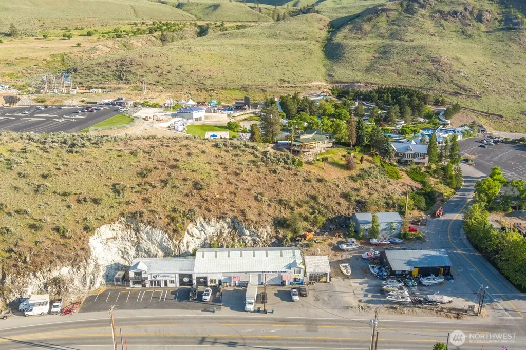 1217 W Woodin Avenue Chelan WA 98816