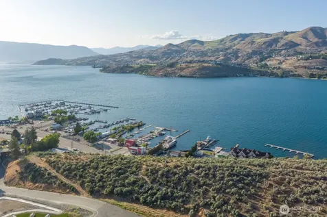 1217 W Woodin Avenue Chelan WA 98816