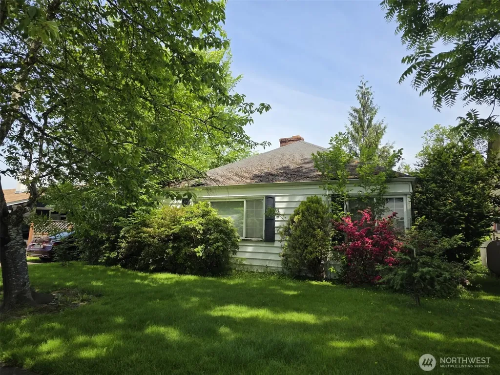 811 Lewis Avenue Sumner WA 98390