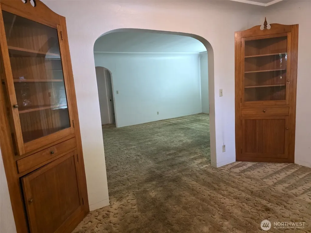 811 Lewis Avenue Sumner WA 98390