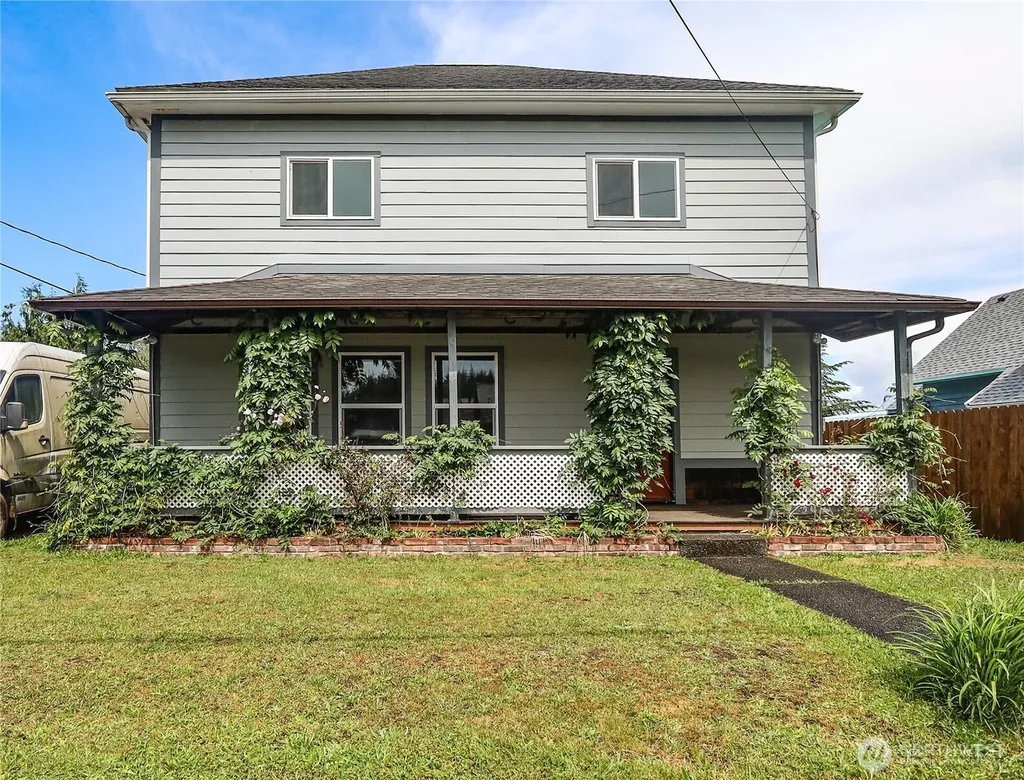 408 F Street Cosmopolis WA 98537