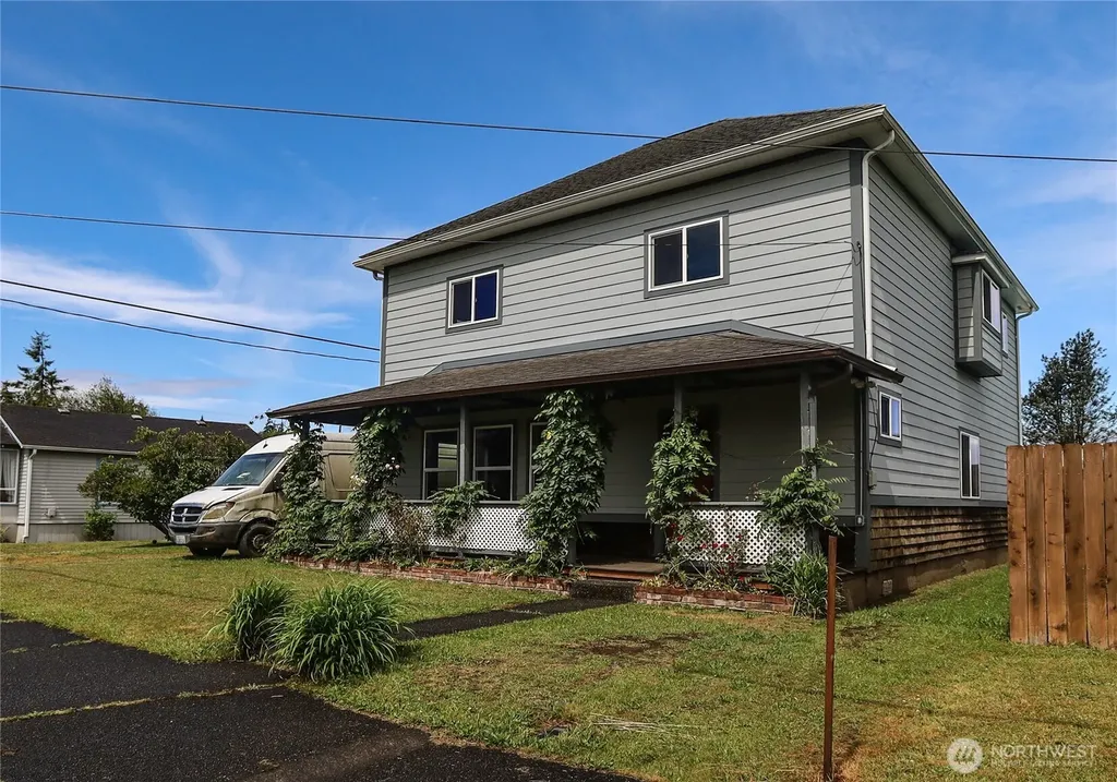 408 F Street Cosmopolis WA 98537