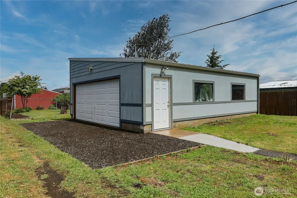 408 F Street Cosmopolis WA 98537