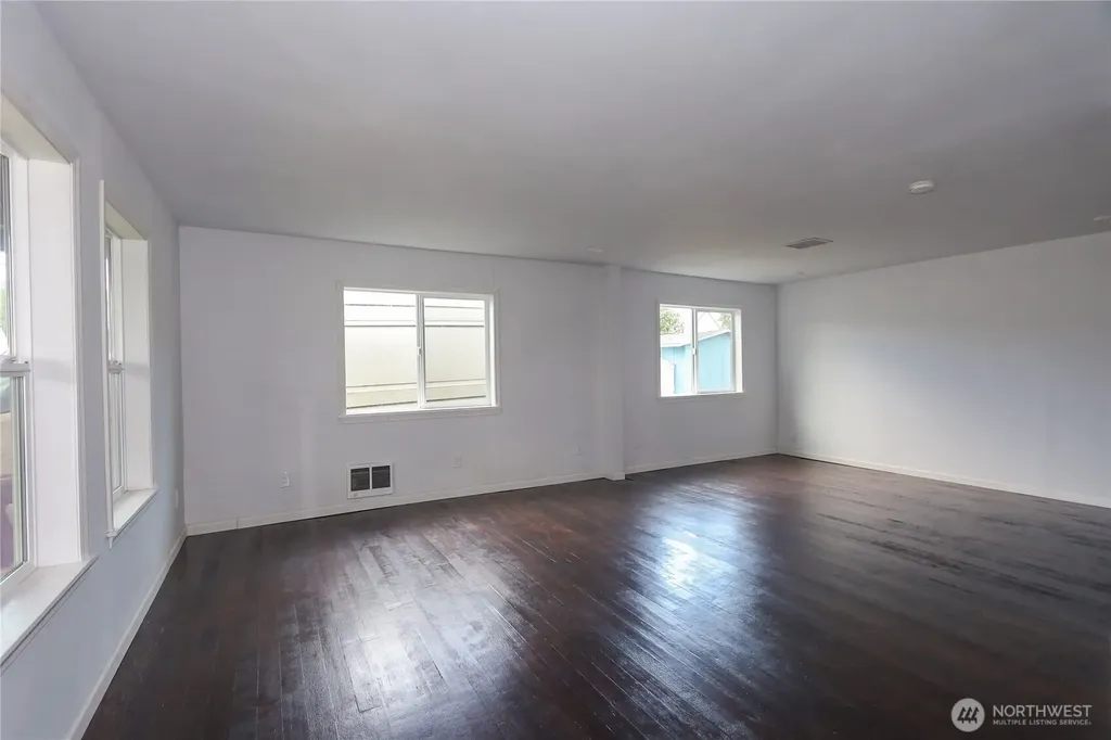 408 F Street Cosmopolis WA 98537