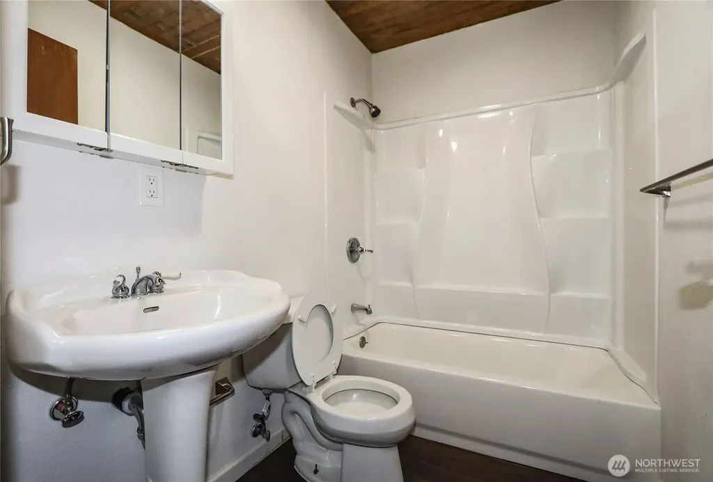 408 F Street Cosmopolis WA 98537