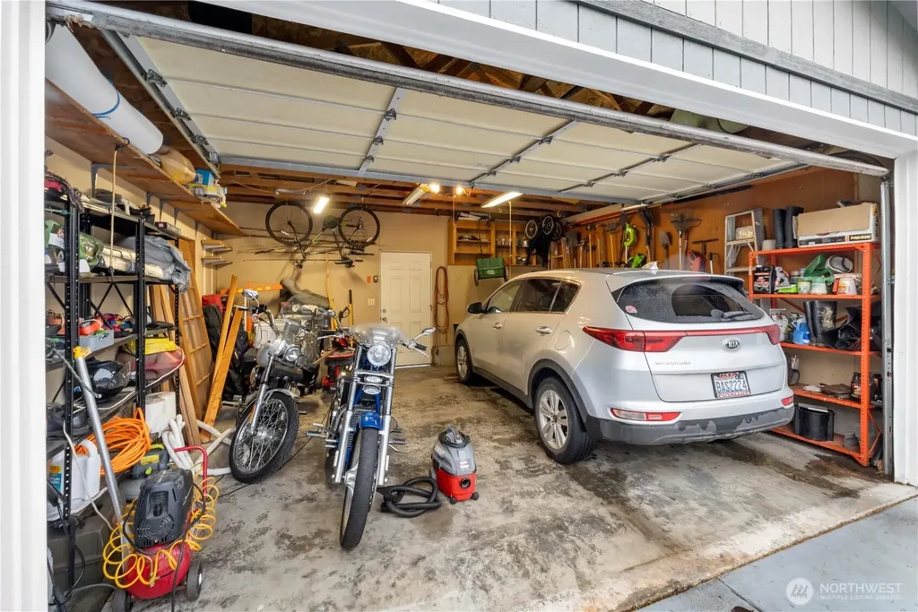 128 5th Avenue NW Puyallup WA 98371