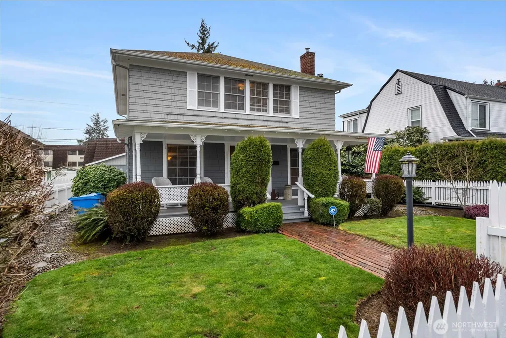 128 5th Avenue NW Puyallup WA 98371