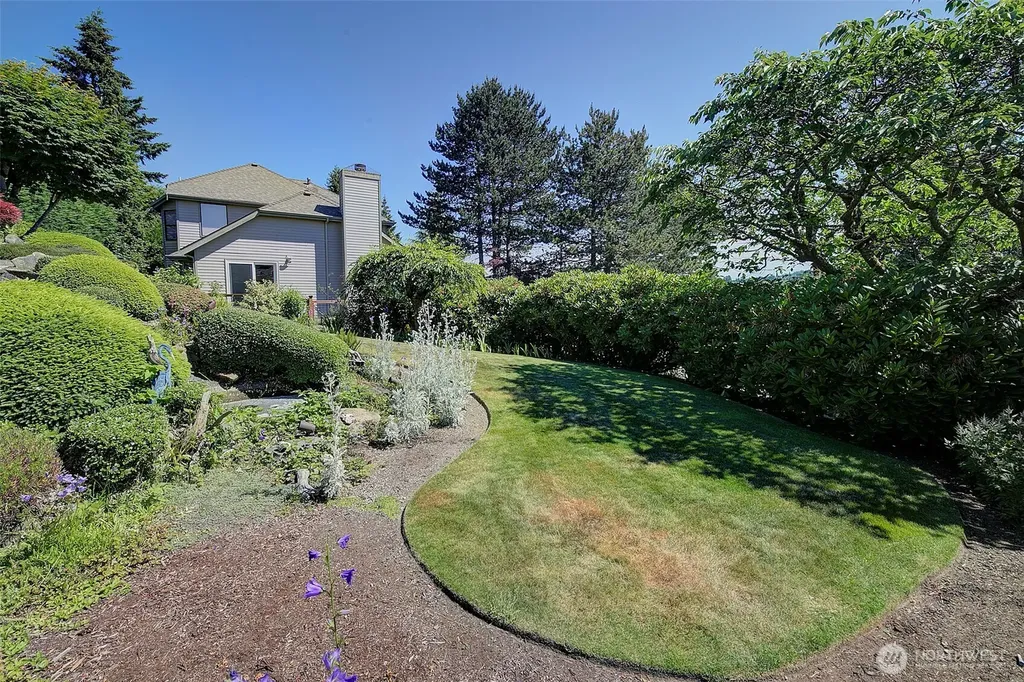 8211 128th Avenue SE Newcastle WA 98056