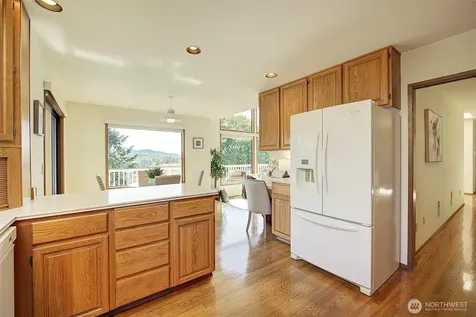 8211 128th Avenue SE Newcastle WA 98056