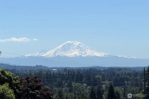 8211 128th Avenue SE Newcastle WA 98056