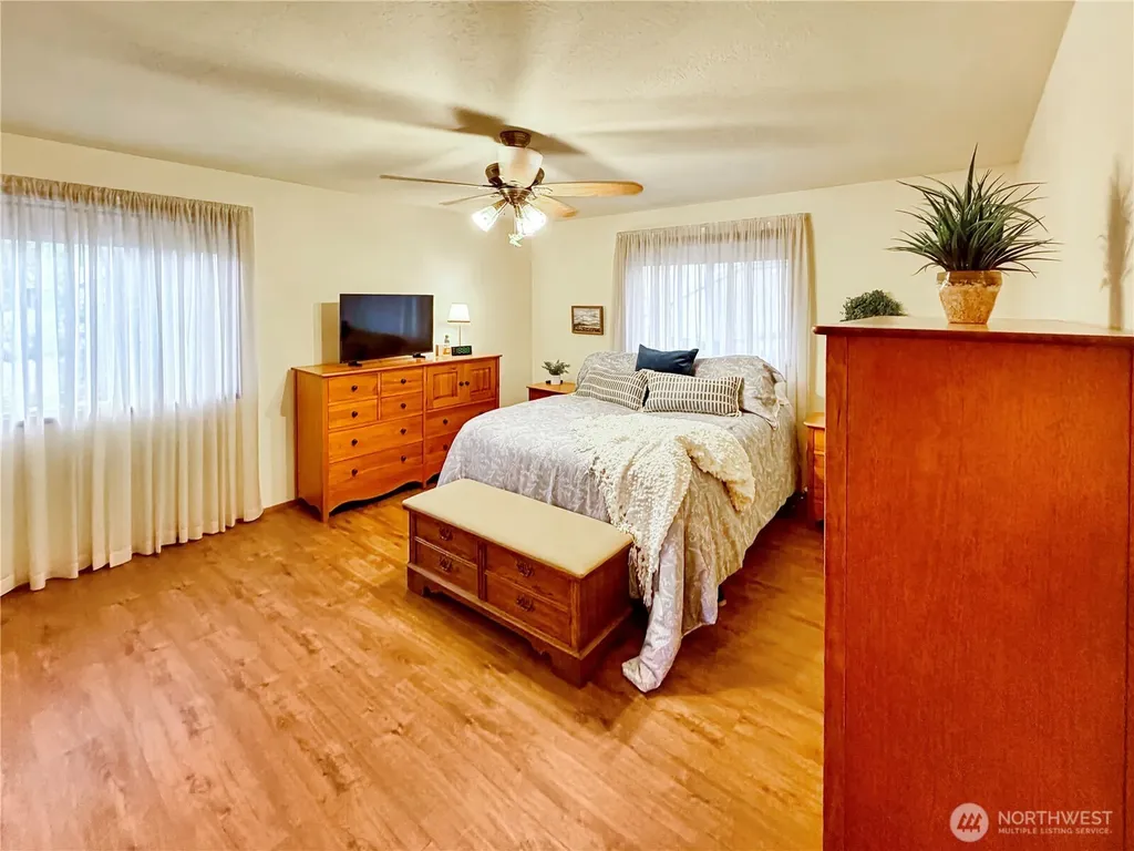 3815 Hillview Court NW Olympia WA 98502