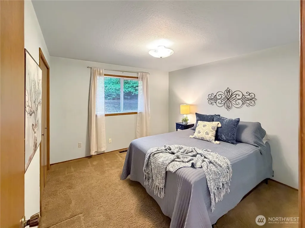 3815 Hillview Court NW Olympia WA 98502