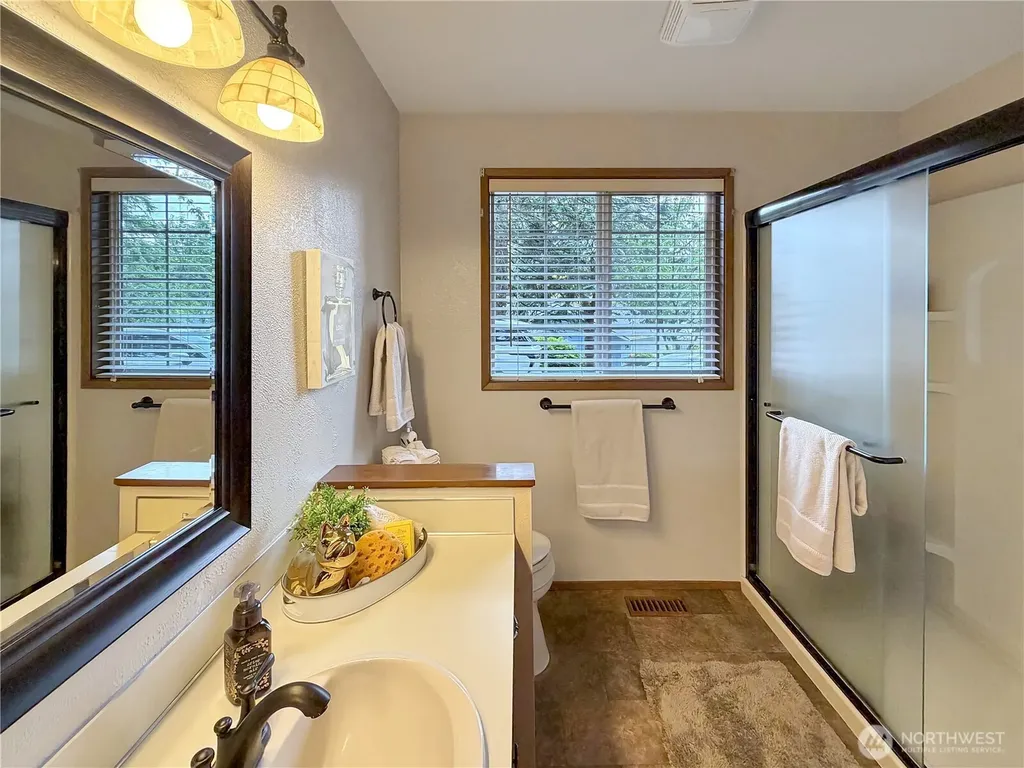 3815 Hillview Court NW Olympia WA 98502