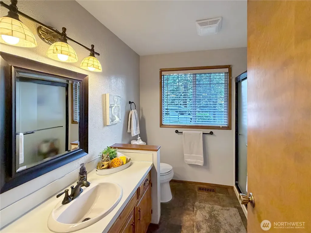 3815 Hillview Court NW Olympia WA 98502