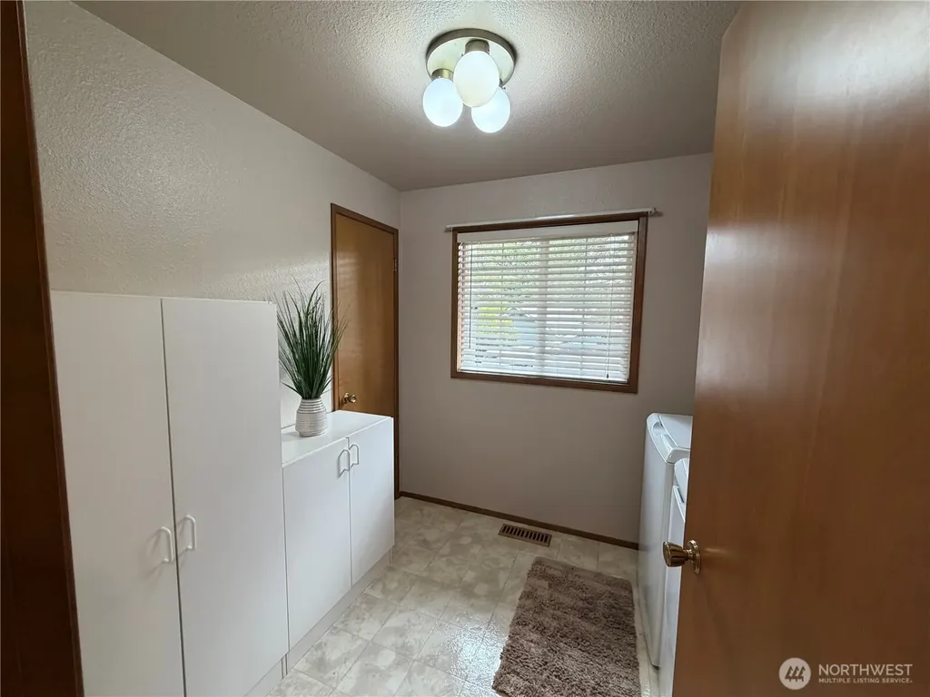 3815 Hillview Court NW Olympia WA 98502