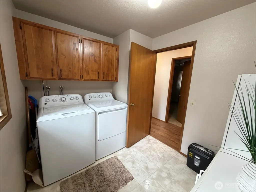 3815 Hillview Court NW Olympia WA 98502