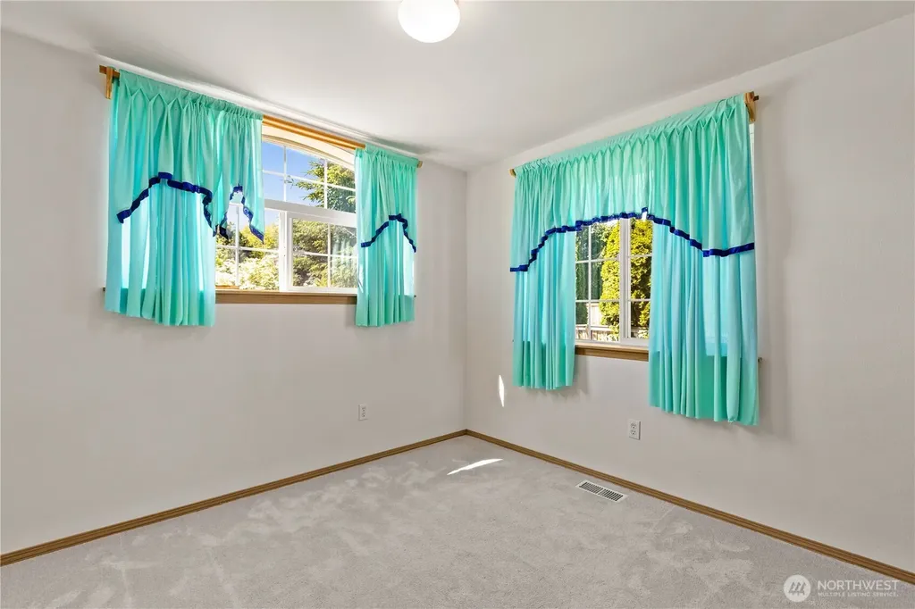 1235 29th Avenue Ct SW Puyallup WA 98373