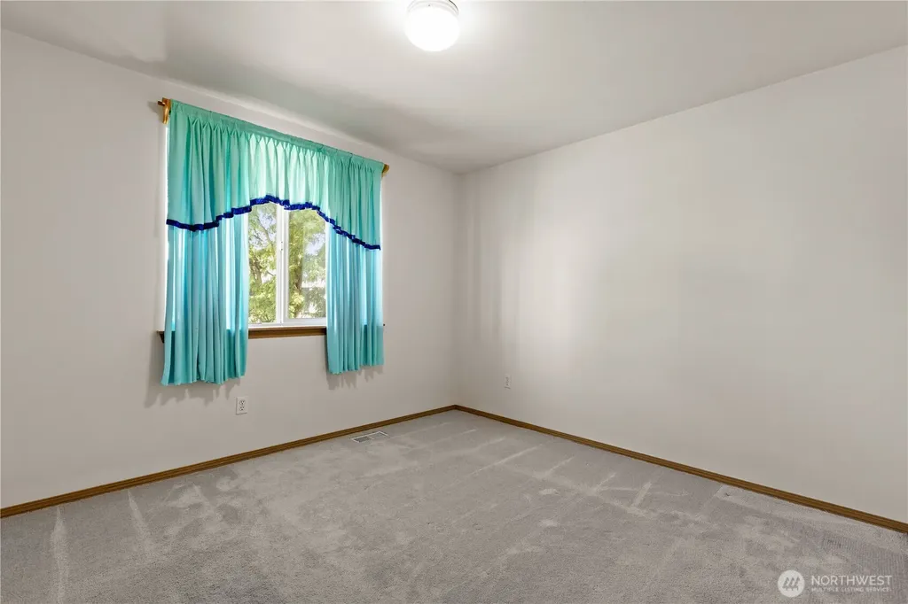1235 29th Avenue Ct SW Puyallup WA 98373
