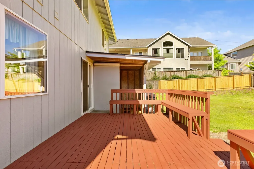 1235 29th Avenue Ct SW Puyallup WA 98373