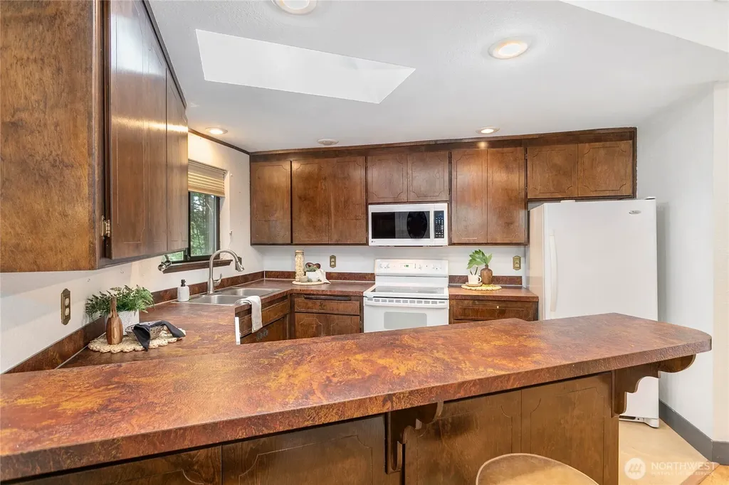 13 N Summit Drive Bellingham WA 98229