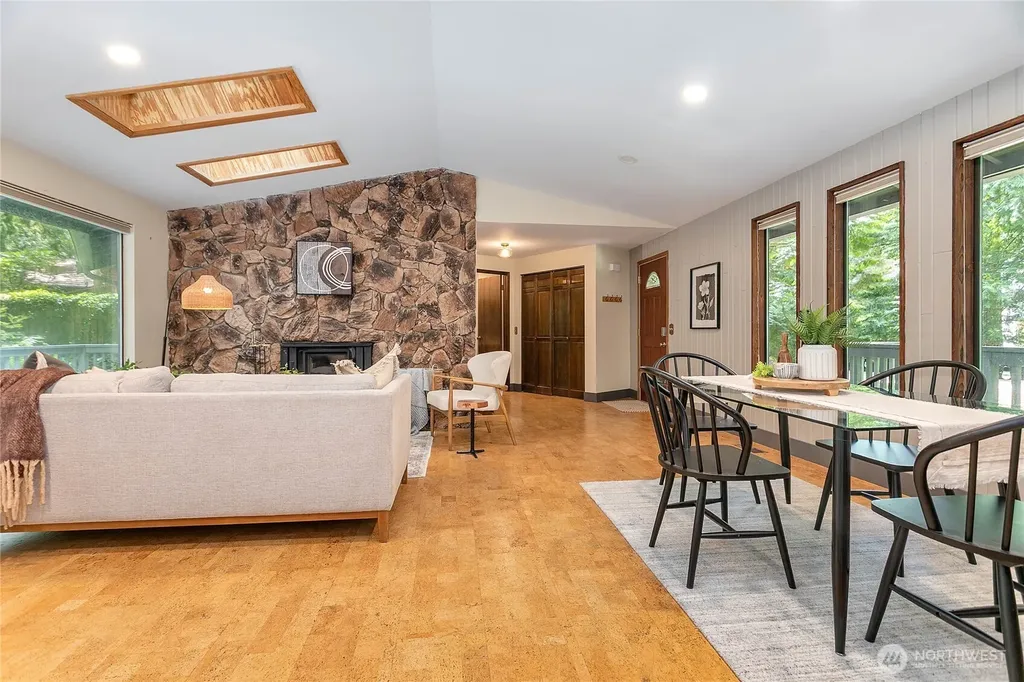13 N Summit Drive Bellingham WA 98229