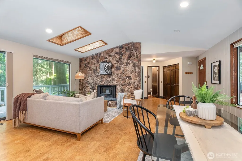 13 N Summit Drive Bellingham WA 98229