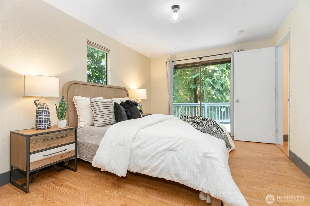13 N Summit Drive Bellingham WA 98229