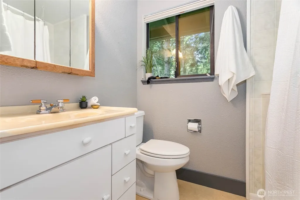 13 N Summit Drive Bellingham WA 98229
