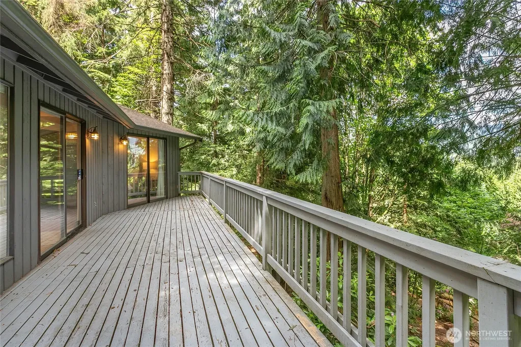 13 N Summit Drive Bellingham WA 98229