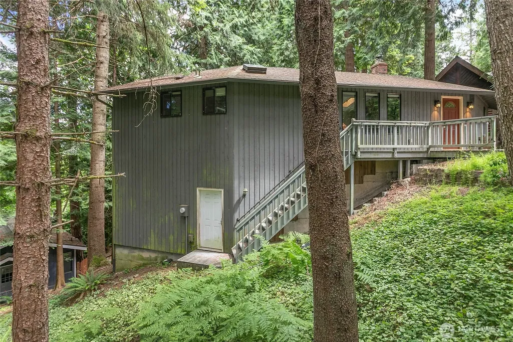 13 N Summit Drive Bellingham WA 98229