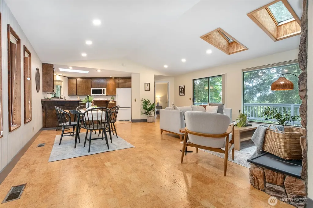 13 N Summit Drive Bellingham WA 98229