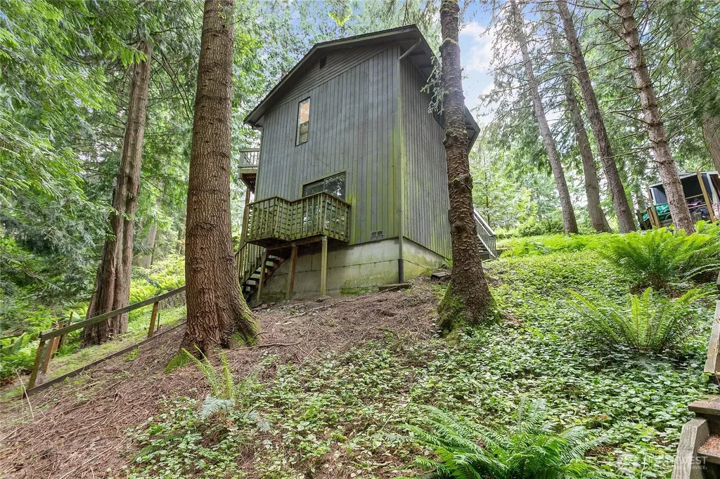 13 N Summit Drive Bellingham WA 98229