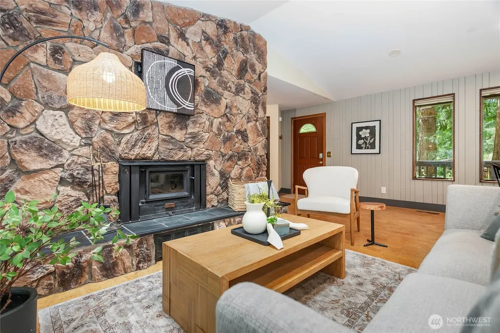 13 N Summit Drive Bellingham WA 98229