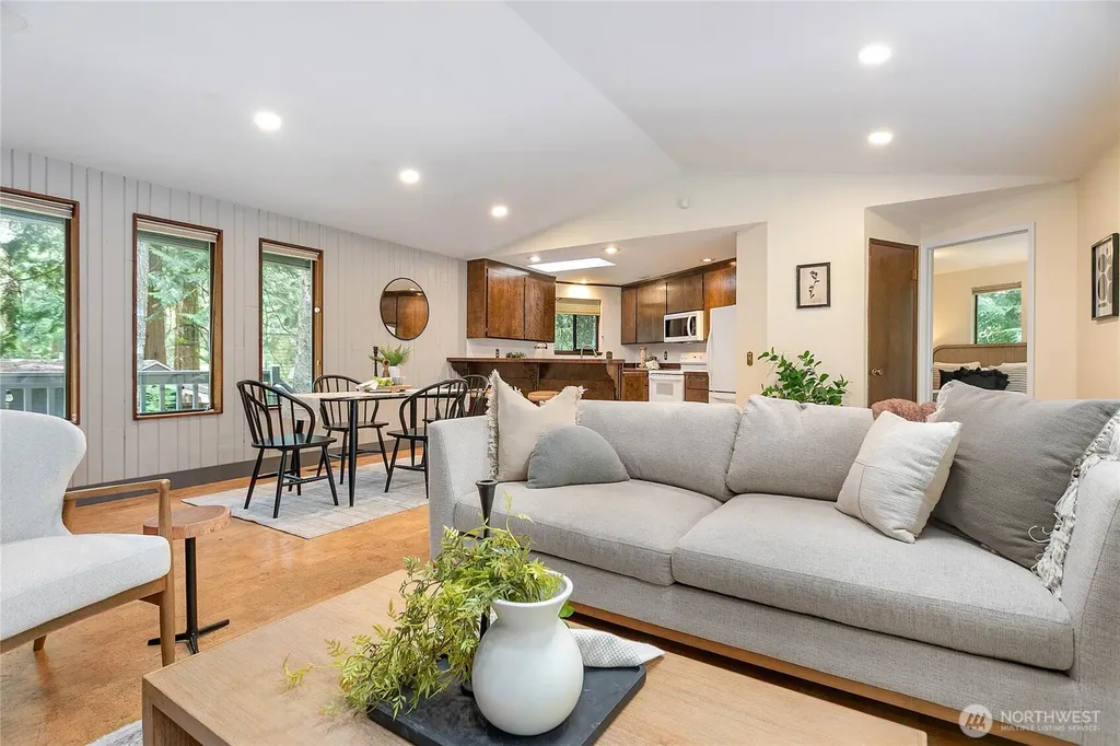 13 N Summit Drive Bellingham WA 98229