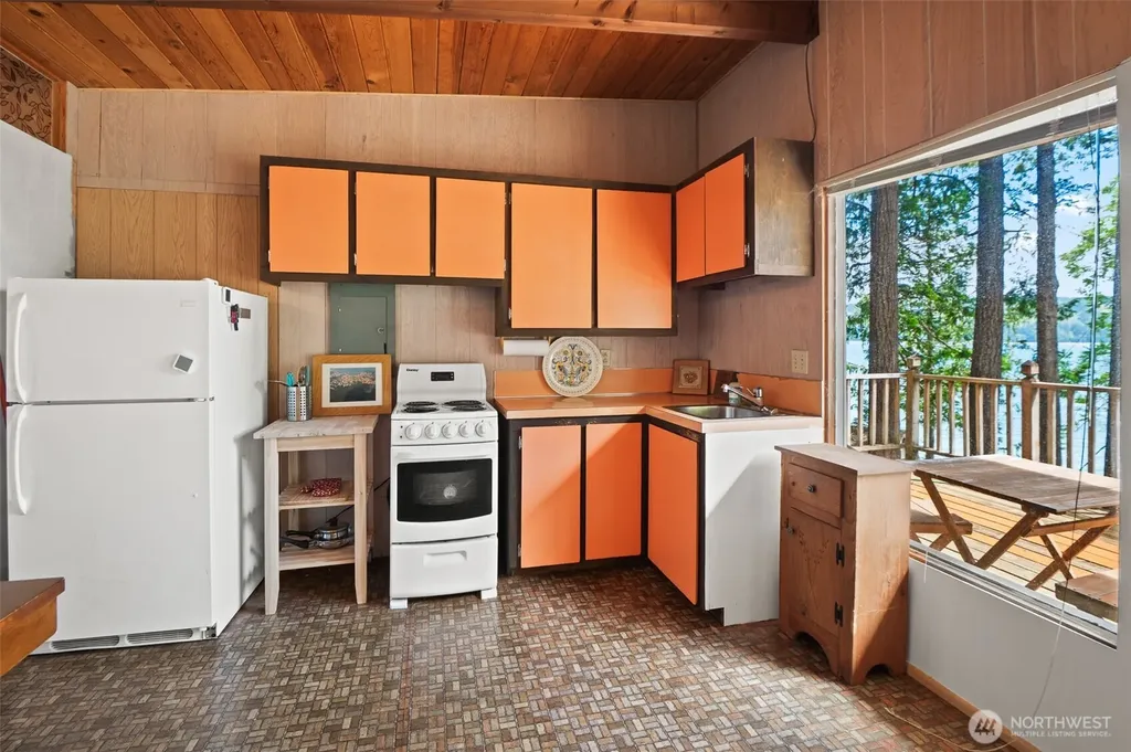 98 Hidden Cove Lilliwaup WA 98555