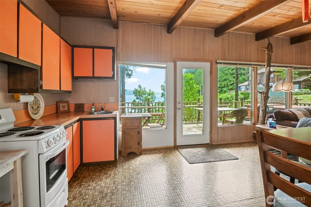 98 Hidden Cove Lilliwaup WA 98555
