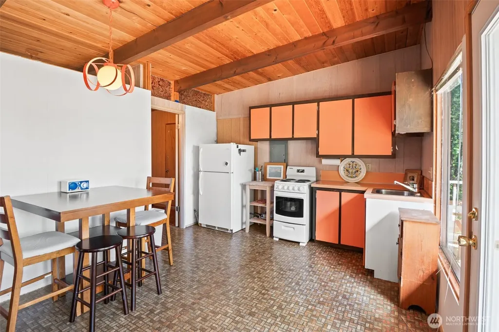 98 Hidden Cove Lilliwaup WA 98555