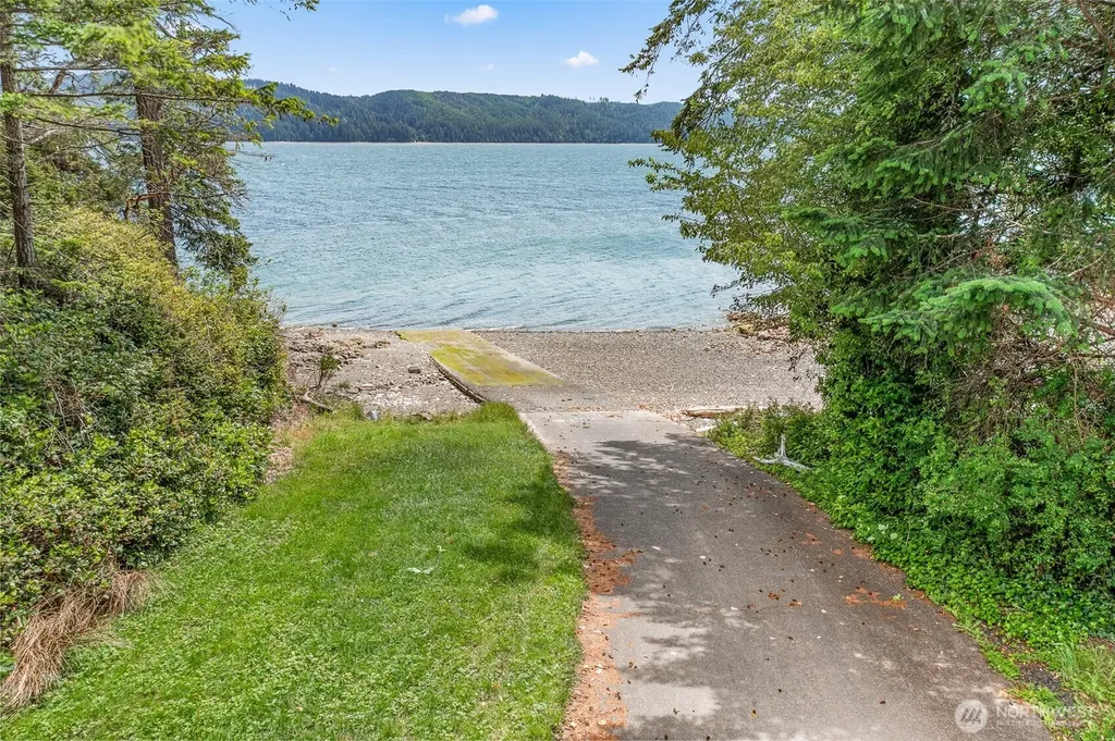 98 Hidden Cove Lilliwaup WA 98555