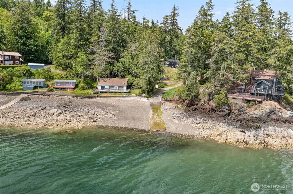 98 Hidden Cove Lilliwaup WA 98555