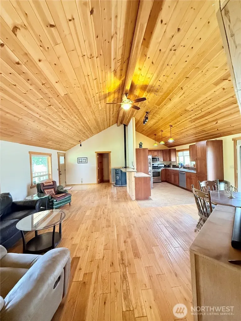 1879 Old Highway 97 Malott WA 98829