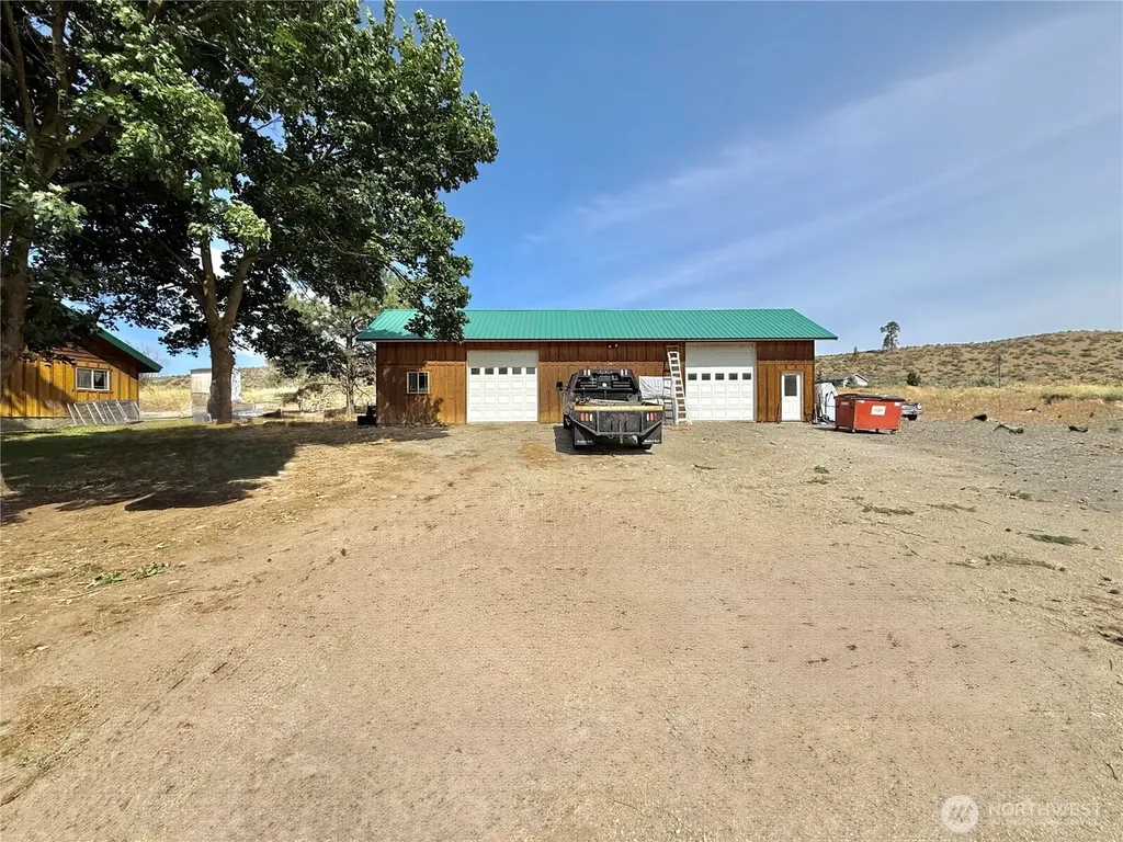 1879 Old Highway 97 Malott WA 98829